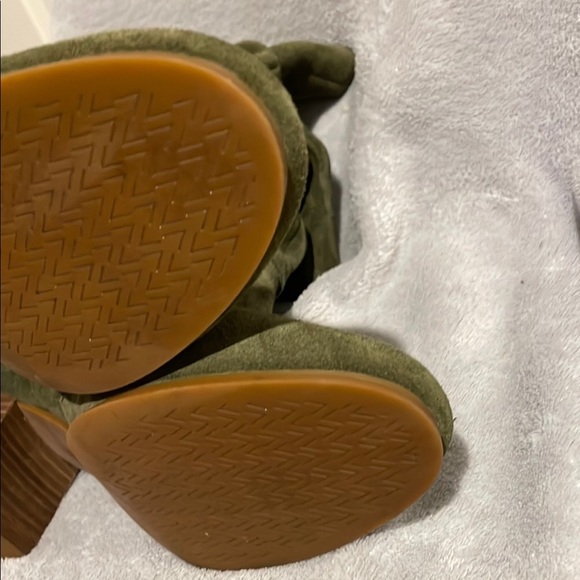 Violet & Red Green Suede Heeled Tall Boots with Box Detail and Mid-Calf Design - Picture 9 of 10